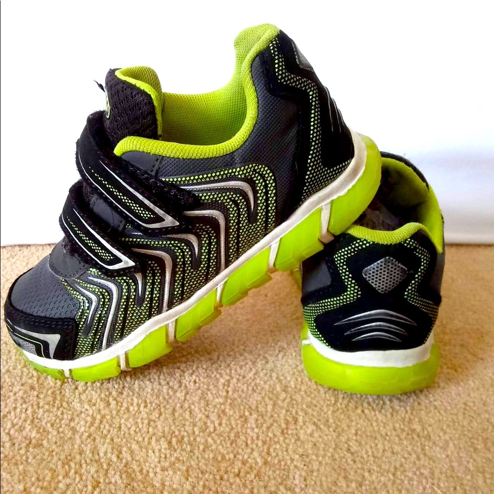 Boys shoes